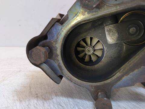 Foto 2ª: Turbocompresor Nissan GT-R 3.5 V6 550 CV 404KW [VR38DETT] (2011)