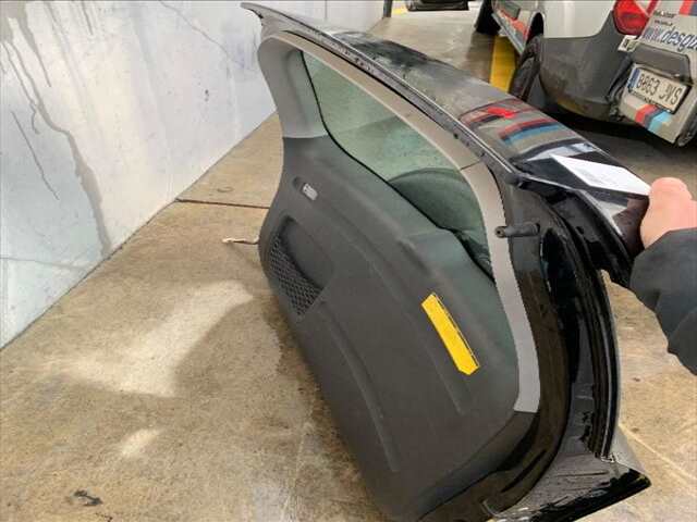 Foto 3ª: Portón Toyota Rav4 2.2 D4D136CV 0CV [2AD] (2006)