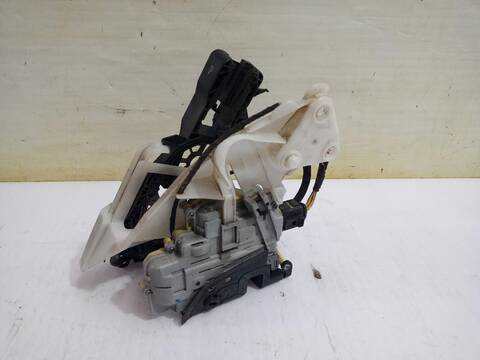 Foto 3ª: Cerradura Puerta Trasera Izquierda Volkswagen Passat INDIVIDUAL 140CV (2005)