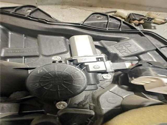 Foto 2ª: Elevalunas Eléctrico Trasero Izquierdo Mazda 3 1.6 ACTIVE [1.6 LTR. - 80 KW CD DIESEL CAT]