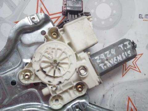 Foto 2ª: Elevalunas Manual Trasero Izquierdo Toyota Avensis 2.0 D4-D EXECUTIVE SEDAN 4-PTAS) BERLINA 116CV 85KW [1CDFTV] (2003)