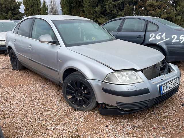 Foto 2ª: Puerta Trasera Derecha Volkswagen Passat 1.9 TDI 130cv [AVF] (2002)