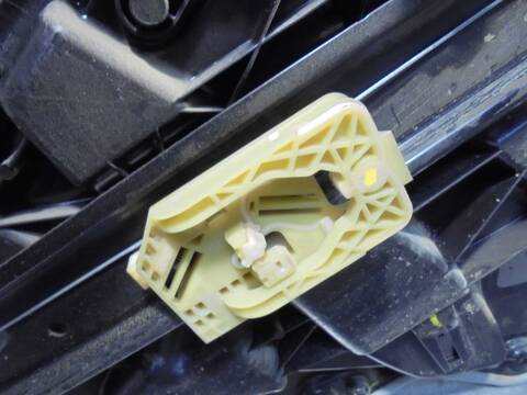 Foto 3ª: Elevalunas Manual Trasero Izquierdo Alfa Romeo Stelvio EXECUTIVE 4WD 209CV 154KW [55271838] (2017)