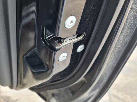Cerradura Puerta Delantera Derecha Nissan X-Trail TEKNA 157CV 116KW T32)