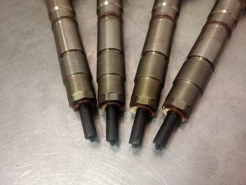 Foto 2ª: Inyectores Volkswagen Golf GTD BLUEMOTION TECH. 184CV 135KW (2015)