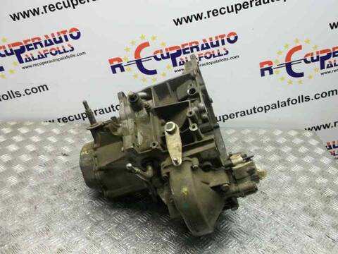 Foto 3ª: Caja Cambios Peugeot 205 BERLINA (1983)