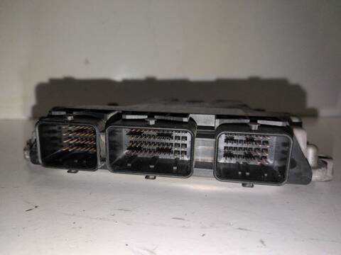 Foto 2ª: Centralita Motor ECU Nissan Primastar CAJA CERRADA BATALLA CORTA 2 7T 101CV (2001)