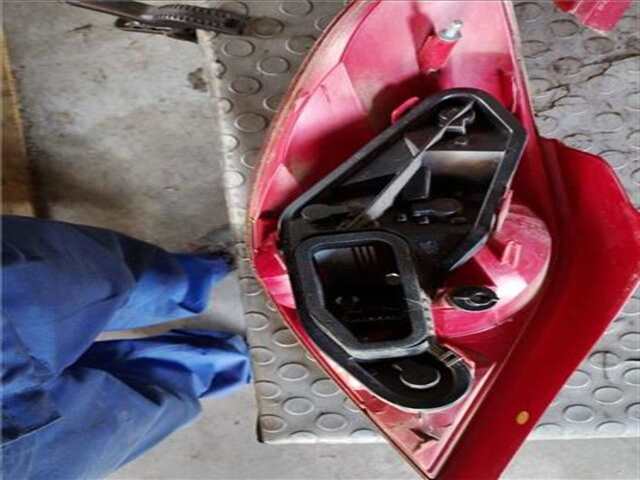 Foto 3ª: Piloto Trasero Derecho Peugeot 207 1.4 X-LINE [1.4 LTR. - 65 KW 16V CAT (KFU - ET3J4)] [KFU (ET3J4)]