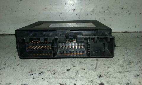 Foto 3ª: Centralita Cierre Centralizado Ford Focus AMBIENTE BERLINA 90CV 66KW [C9DC] (1999)