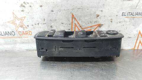 Foto 3ª: Botonera Elevalunas Mercedes Clase ML 320 3.0 CDI W164) 224CV 165KW 164.122) [OM642940] (2006)