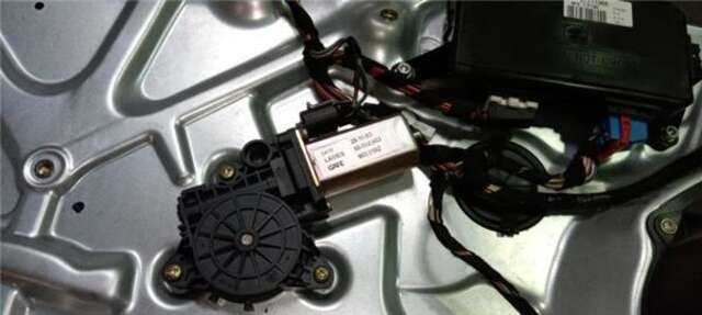 Foto 2ª: Elevalunas Eléctrico Delantero Izquierdo Fiat Stilo 1.9 JTD (192_XE1A) [192 A1.000]