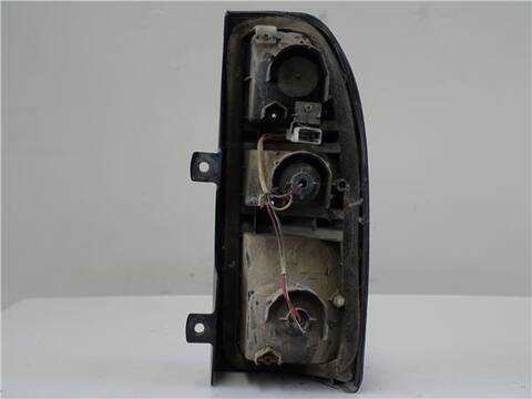 Foto 2ª: Piloto Trasero Izquierdo Toyota Land Cruiser 3.0 TD KZJ90_ KZJ95_) 125CV 92KW [1KZ-TE] (1999)