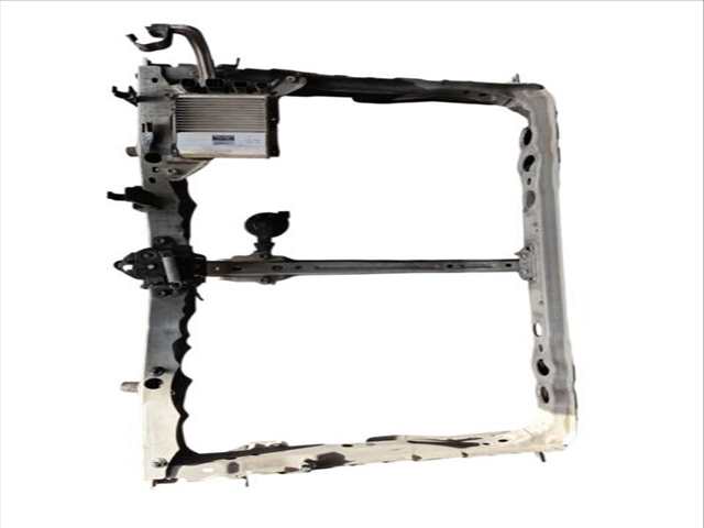 Foto 2ª: Paragolpes Delantero Toyota Auris 2.0 D-4D ADE186_ ADE186R) (2012)