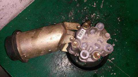 Foto 3ª: Bomba de Direccion Toyota Yaris 1.4 TD CAT 75CV 55KW [1NDTV] (2004)