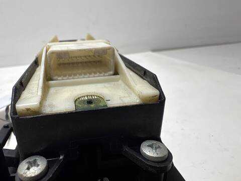 Foto 2ª: Botonera Elevalunas Toyota Prius 2ZRFXE (2011)