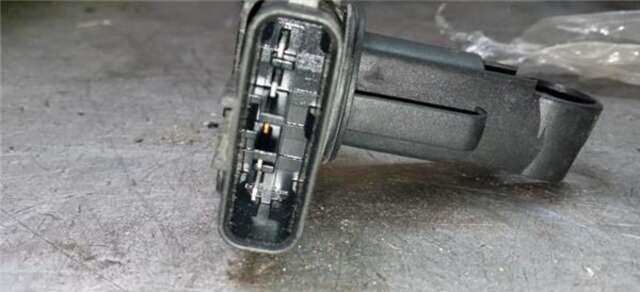 Foto 3ª: Caudalimetro Toyota Avensis 2.2 D-4D EXECUTIVE BERLINA (5-PTAS.) [2.2 LTR. - 110 KW D-4D CAT] [2AD-FTV]