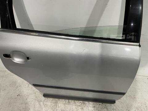 Foto 3ª: Puerta Trasera Derecha Volkswagen Passat ADVANCE 131CV [AVF] (2000)