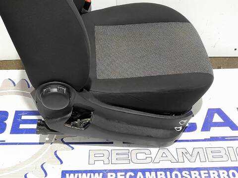 Foto 3ª: Asiento Delantero Derecho Fiat Doblo 1.3 16V M-JET CAT 95CV [330A1000] (2015)