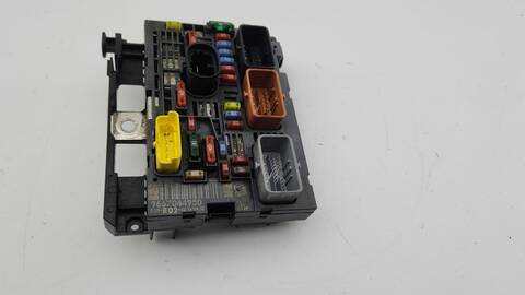 Foto 2ª: Caja Reles Fusibles Peugeot 3008 1.6 HDI 109CV 80KW [9HZ (DV6TED4)] (2010)