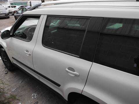 Puerta Trasera Izquierda Skoda Yeti CYVB