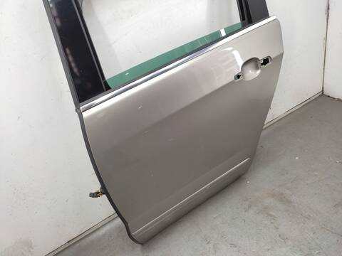 Foto 3ª: Puerta Trasera Izquierda Peugeot 5008 1.6 HDI 114CV 84KW [9H05] (2013)