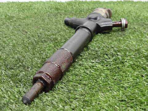 Foto 2ª: Inyectores Toyota Avensis 2.2 D-4D CAT BERLINA 150CV 110KW [2AD-FTV] (2006)