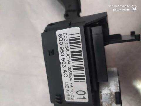 Foto 4ª: Mando Multifuncion Volkswagen Polo 1.4 TDI 70CV 51KW