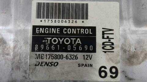 Foto 3ª: Centralita Motor ECU Toyota Avensis 2.0 D4-D EXECUTIVE BERLINA 5-PTAS.) 116CV 85KW [1CDFTV] (2004)