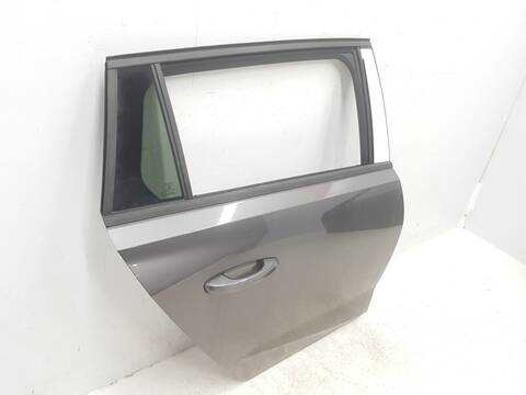 Foto 3ª: Puerta Trasera Derecha Opel Astra EDITION (2023)