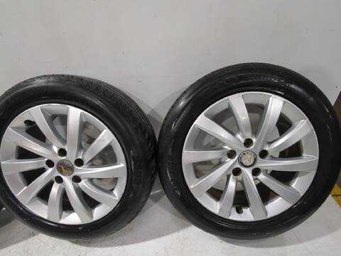 Foto 2ª: Juego LLantas Alfa Romeo Giulietta 1.6 JTDM 940FXD1A) 105CV [940 A3.000] (2010)