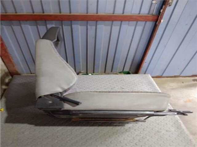 Foto 3ª: Asiento Delantero Izquierdo Mercedes 100 D (631.332. 631.342) [OM 616.963]