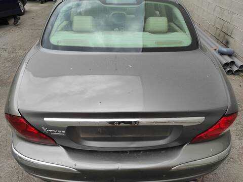 Portón Jaguar X Type XB