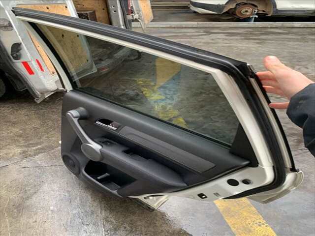 Foto 3ª: Puerta Trasera Derecha Honda Crv 2.2 CTDI 140CV RE2/4/5/6/7 DESDE MODELO 2007) [N22A2] (2009)