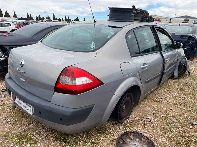 Foto 3ª: Paragolpes Trasero Renault Megane 1.9 DCI 120cv [F9QB8] (2004)