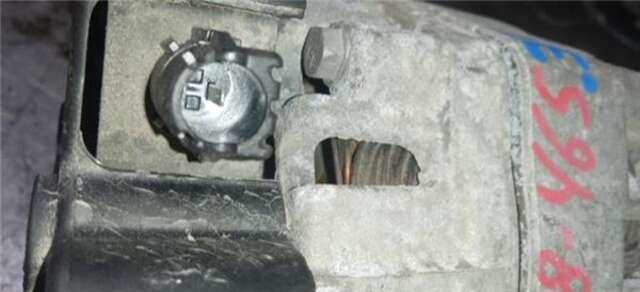 Foto 3ª: Alternador Toyota Yaris 1.3 ACTIVE [1.3 LTR. - 74 KW 16V CAT] [1NRFE]