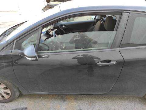 Puerta Delantera Izquierda Peugeot 208 ZM01