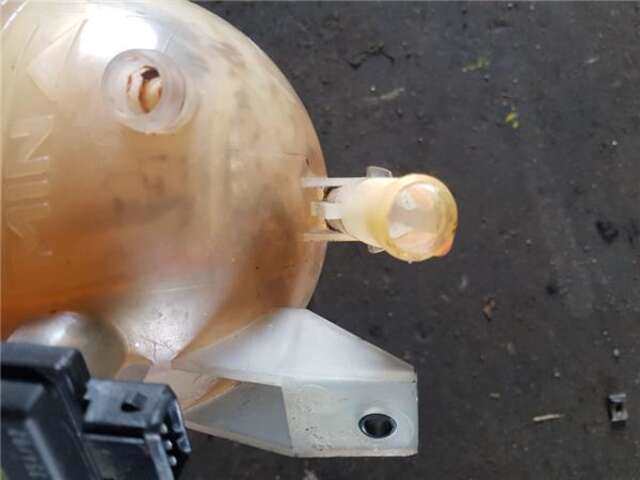 Foto 3ª: Deposito Expansion Peugeot 206 1.4 HDI ECO 70 [8HX (DV4TD)]