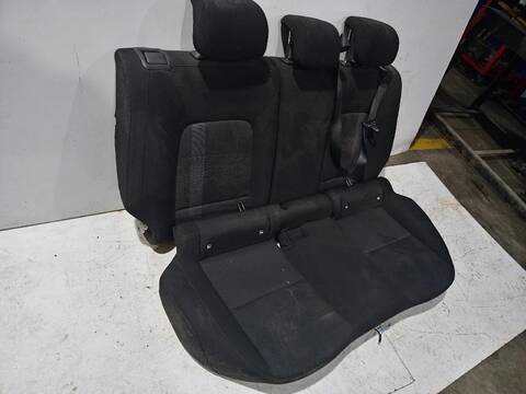 Foto 3ª: Asientos Traseros Hyundai i20 ESSENCE MILD-HYBRID 100CV [G3LF  G3LE] (2020)