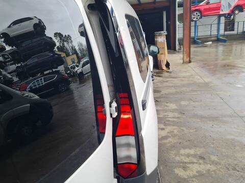 Foto 3ª: Piloto Trasero Derecho Volkswagen Caddy KOMBI BUSINESS BMT 102CV 75KW FURGON [DTRE] (2023)