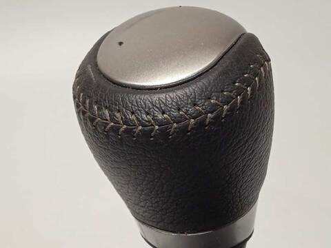 Foto 4ª: Palanca de Cambio Toyota Yaris HYBRID ACTIVE 101CV 74KW [1NZFXE] (2019)