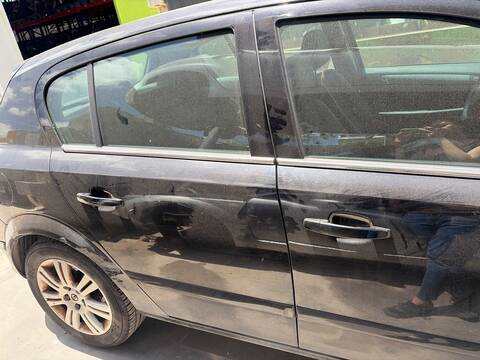 Puerta Trasera Derecha Opel Astra Z17DTR BERLINA