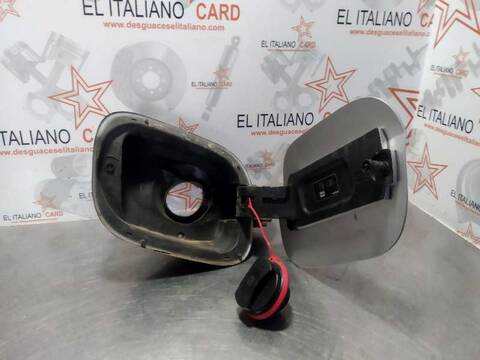 Foto 2ª: Tapa Exterior Combustible Opel Astra SELECTIVE START/STOP 110CV 81KW [B16DTE] (2016)