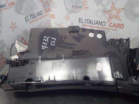 Foto 4ª: Guantera Mercedes Clase C 160 350 219.356) 272CV 200KW [272964] (2004)