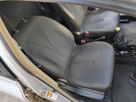 Foto 1ª: Asiento Delantero Derecho Toyota Yaris 1NRFE (2009)