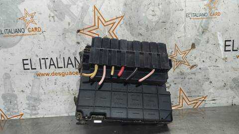 Foto 3ª: Caja Reles Fusibles Peugeot 206 CC 136CV 100KW [RFN] (2001)