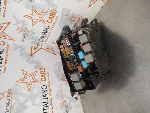 Foto 4ª: Caja Reles Fusibles Toyota Rav4 EXECUTIVE 150CV 110KW [2AD] (2011)