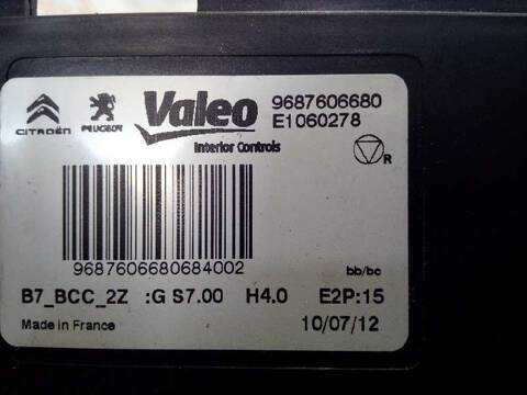 Foto 3ª: Caja Reles Fusibles Citroen C4 SEDUCTION 112CV 82KW [9HR] (2012)