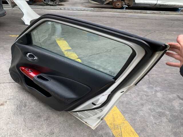 Foto 2ª: Puerta Delantera Derecha Nissan Juke 1.2 TCE 115CV 0CV [HRA2] (2017)