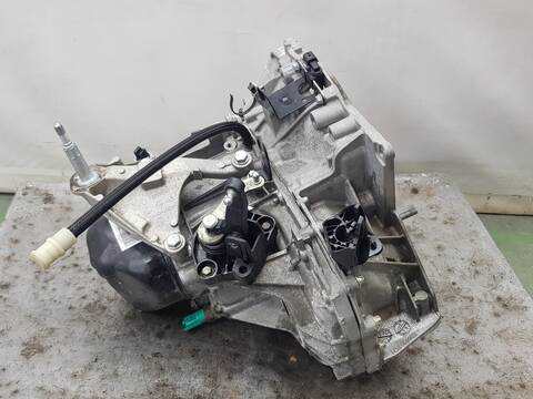 Foto 2ª: Caja Cambios Renault Clio 1.2 16V 72CV [D4F740] (2012)