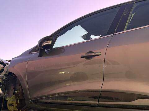 Foto 2ª: Puerta Delantera Izquierda Renault Clio H4B400 (2014)